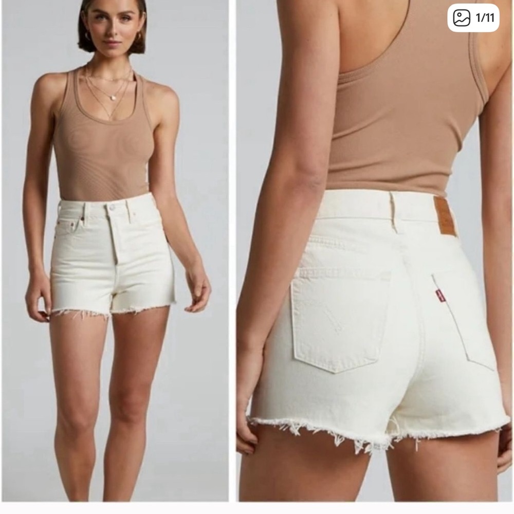 Levi’s Ribcage Beige Shorts